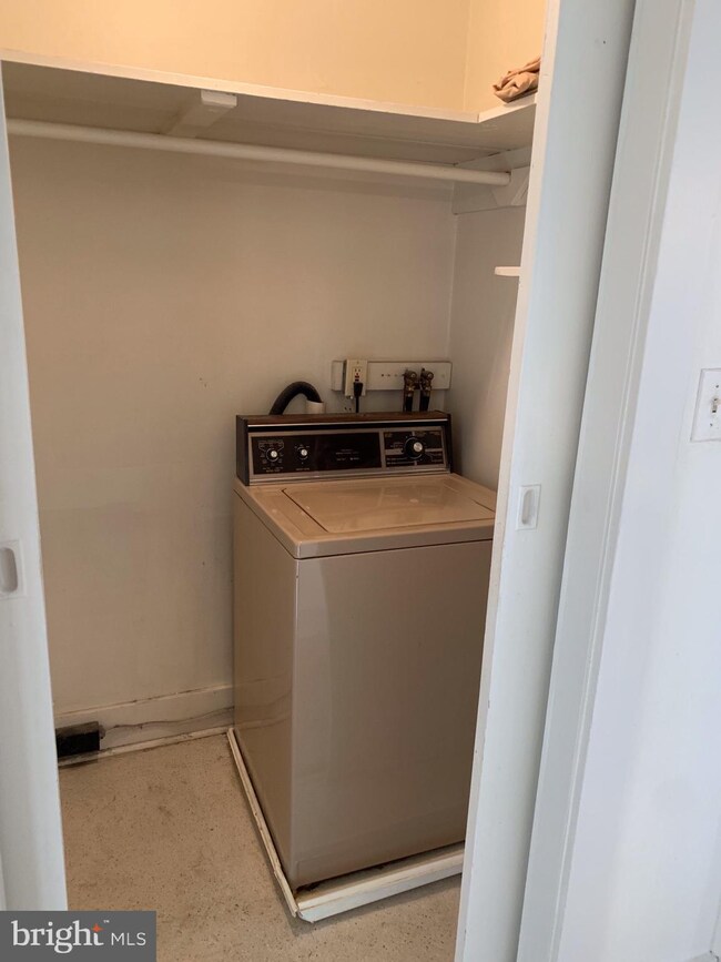 3025 W Germantown Pike unit 2ND FLOOR, Norristown, PA 19403 - photo 6