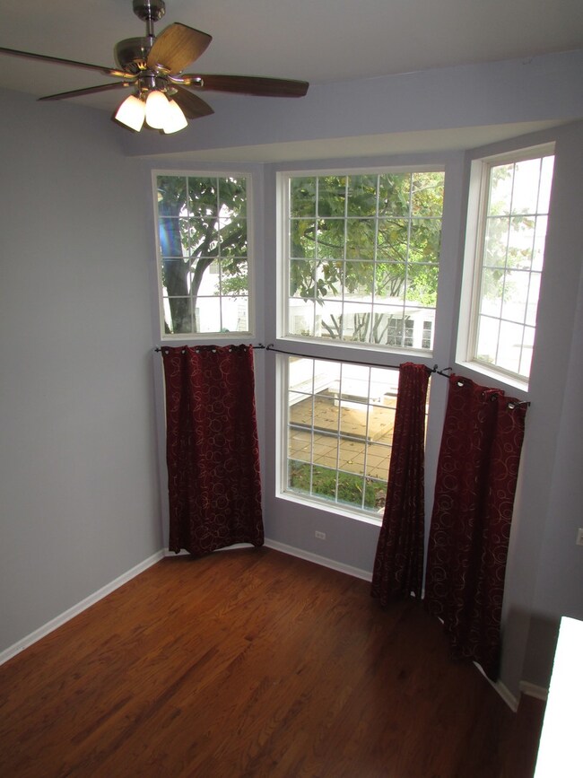 307 Hidden Creek Ln unit 324, North Aurora, IL 60542 - photo 4