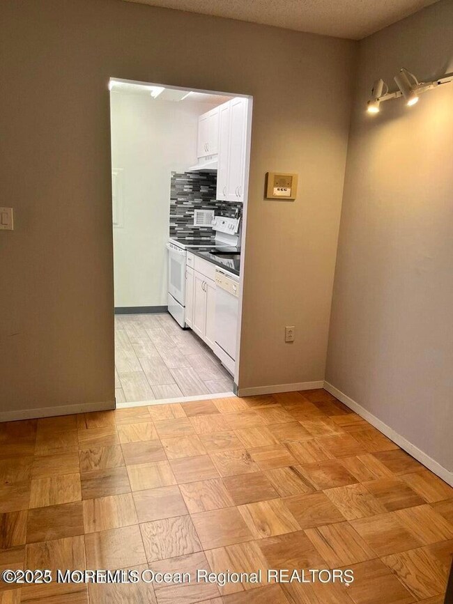 Anchorage Condominiums unit 8G, Long Branch, NJ 07740 - photo 6