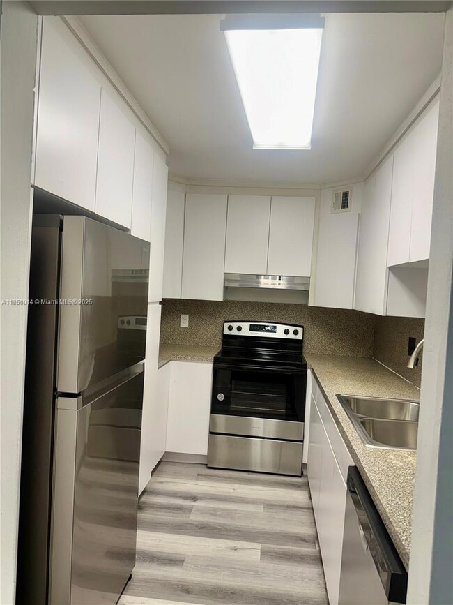 8650 SW 149th Ave unit 303, Miami, FL 33193 - photo 3