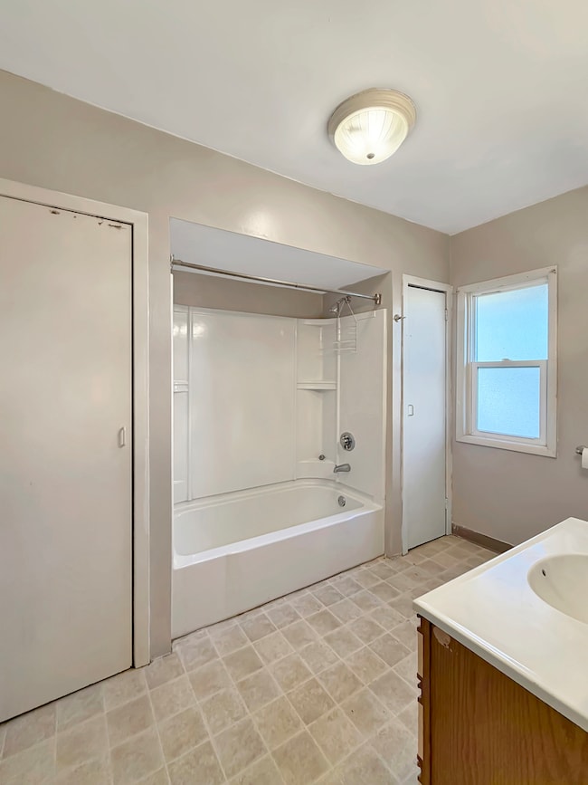 1468 S Float Ave, Freeport, IL 61032 - photo 7