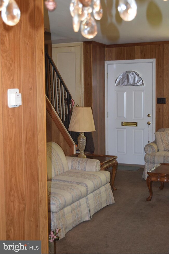 5651 Fenwick Dr, Alexandria, VA 22303 - photo 4