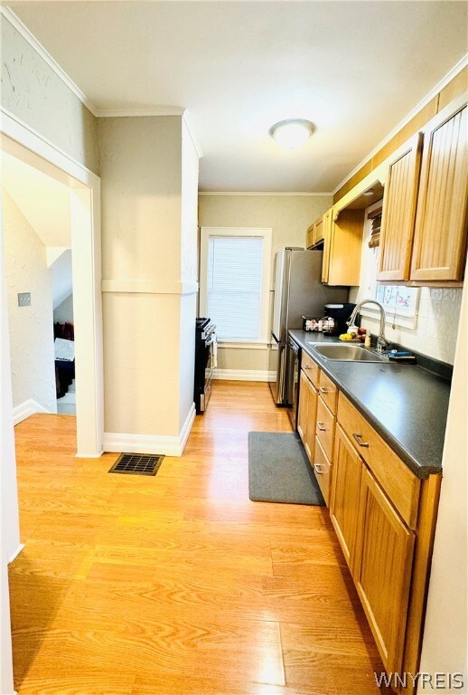 253 Oelkers St, North Tonawanda, NY 14120 - photo 4