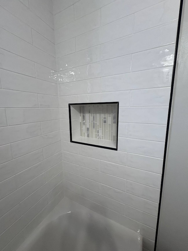 Pelham South unit 6E, Bronx, NY 10462 - photo 2