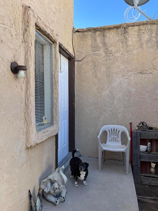 10633 Springwood Dr unit B, El Paso, TX 79935 - photo 3