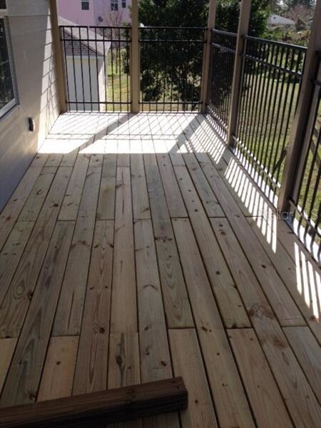 2nd floor rear porch