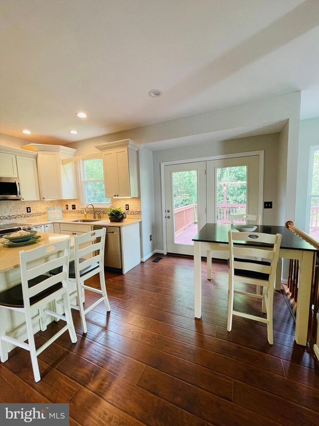 3216 Tulip Tree Place, Dumfries, VA 22026 - photo 6