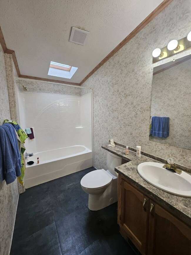 4740 Spring Creek Dr unit 134, Howell, MI 48843 - photo 2