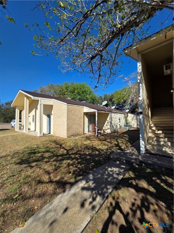 657 W 4th St, Yorktown, TX 78164 - photo 6