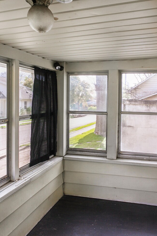 1313 Perkins St, Lansing, MI 48912 - photo 2