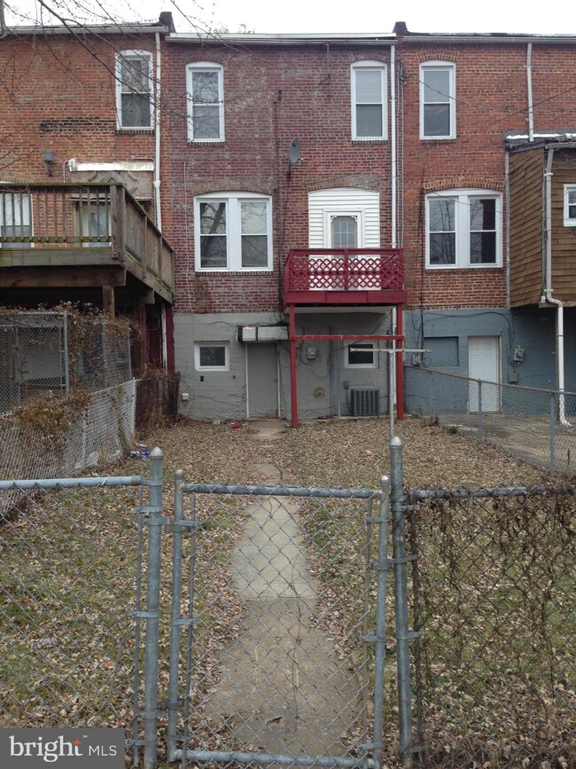 5214 Ivanhoe Ave, Baltimore, MD 21212 - photo 2