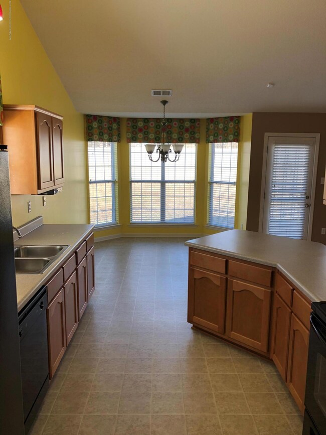Kitchen and Breakfast Area