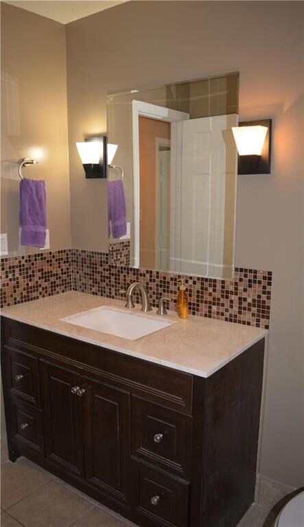 Hallway Full Bathroom