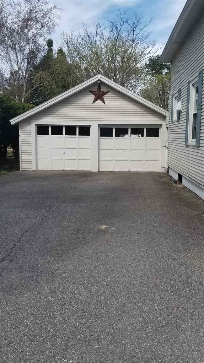 48 Pleasant St, Essex Junction, VT 05452 - photo 3