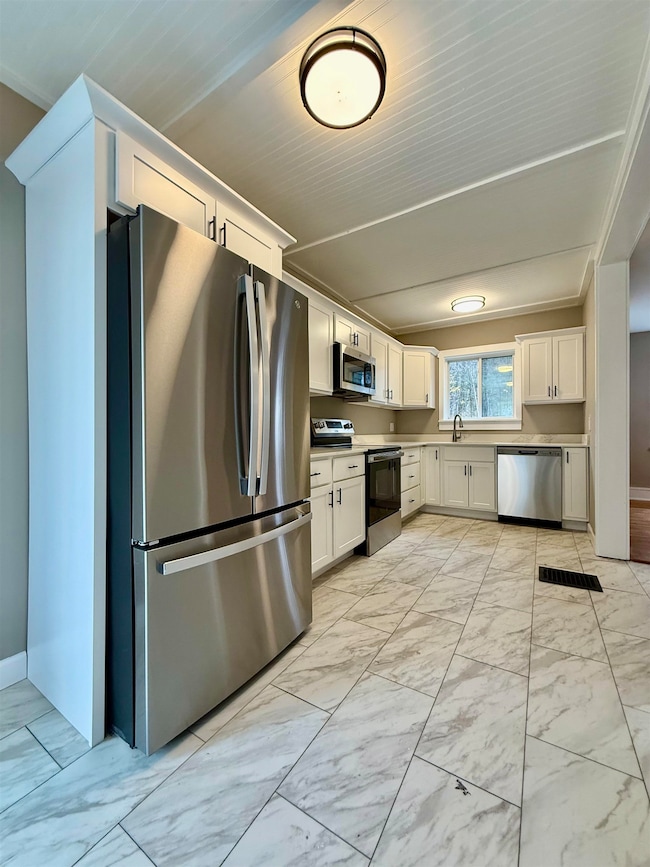 28 Leach Ave, Franklin, NH 03235 - photo 6