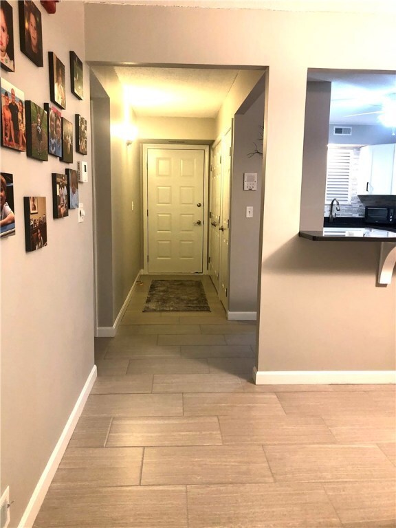 650 E Greenwich Ave unit 6-403, West Warwick, RI 02893 - photo 3