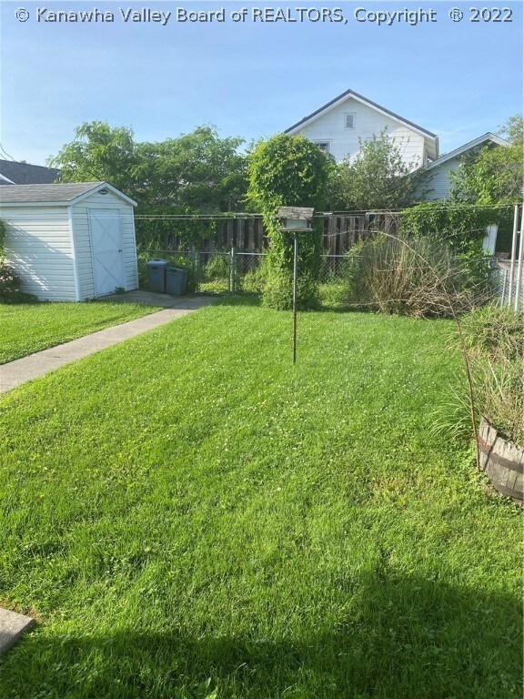 1306 Lightner Ave, Dunbar, WV 25064 - photo 5