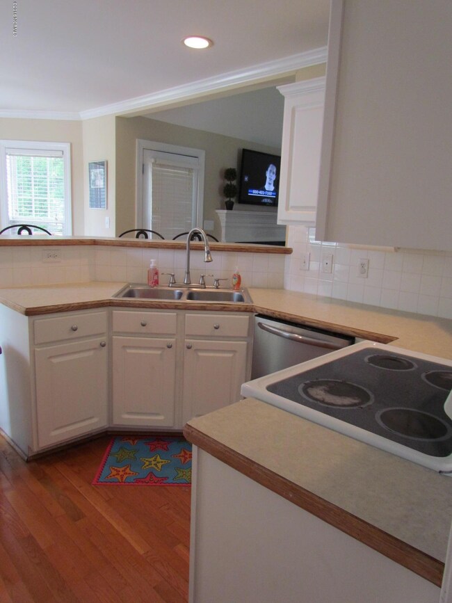 253 Magnolia Dr, Winterville, NC 28590 - photo 5