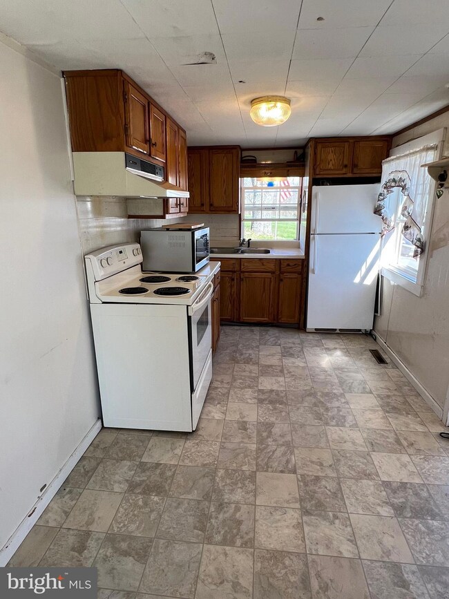 1440 Swamp Bridge Rd, Stevens, PA 17578 - photo 7