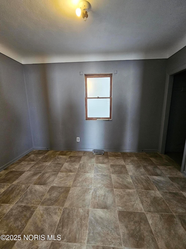 2619 Locust St, Toledo, OH 43608 - photo 5