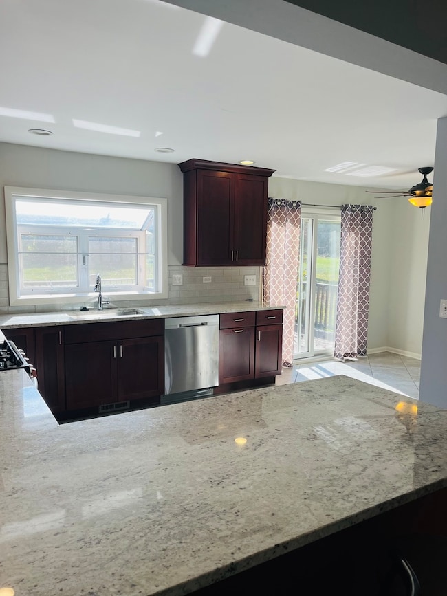 587 Front St, Lisle, IL 60532 - photo 4