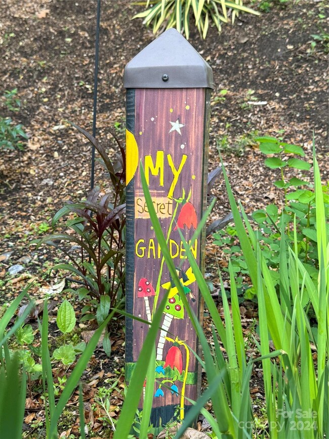 135 Buckeye Dr unit 94, Hendersonville, NC 28792 - photo 2