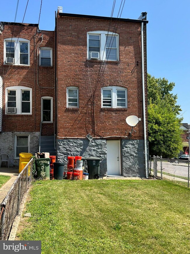 3125 Brendan Ave, Baltimore, MD 21213 - photo 4