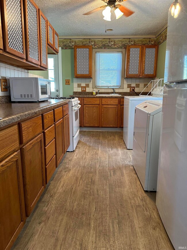 LAUNDRY OPTION IN BASEMENT AS WELL