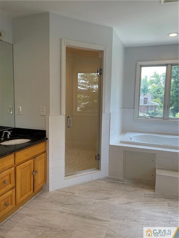 1014 Feather Bed Ln, Edison, NJ 08820 - photo 4