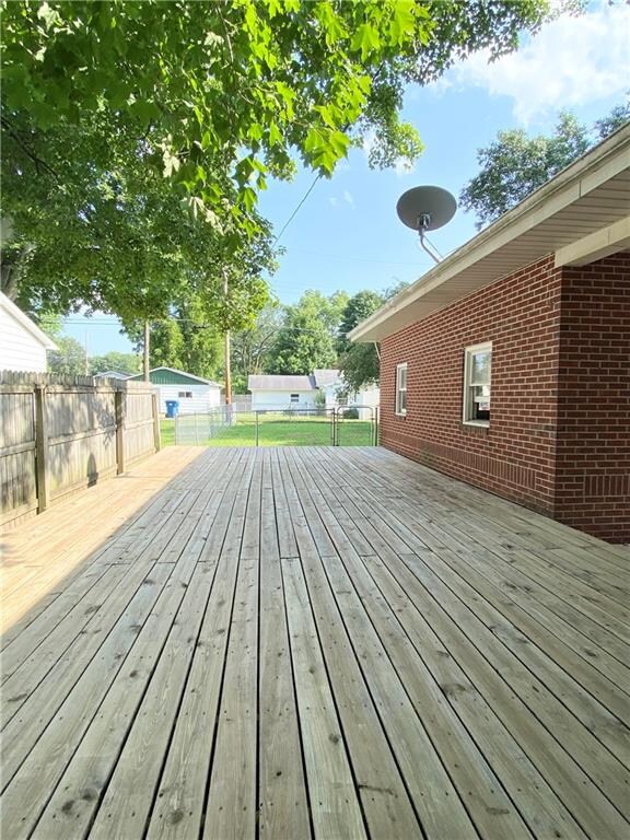 220 9th St, Covington, IN 47932 - photo 4