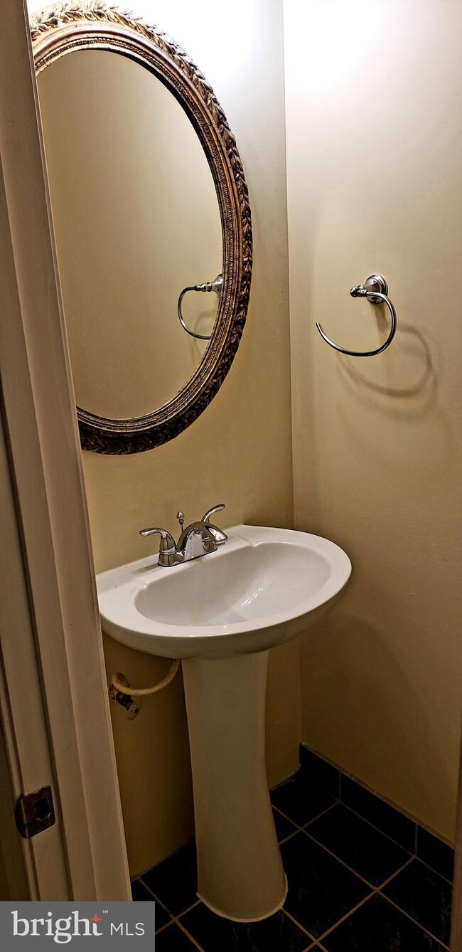 508 Kenyon St NW, Washington, DC 20010 - photo 5