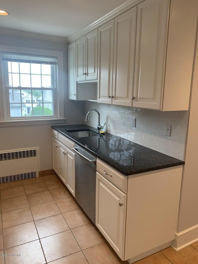 41 Ridge St unit 2, Greenwich, CT 06830 - photo 2