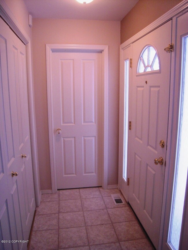 Entry, Dbl Coat Closet,Private Half Bath