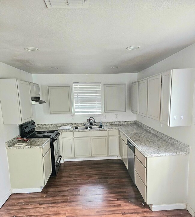 613 Royal St, Cleburne, TX 76031 - photo 5