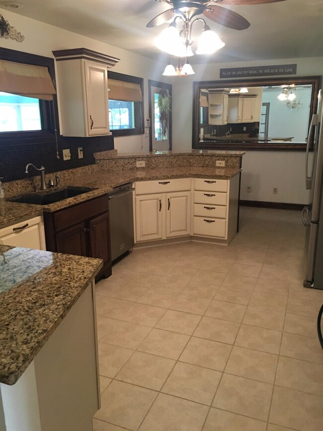 736 W Elizabeth Dr, Crown Point, IN 46307 - photo 3