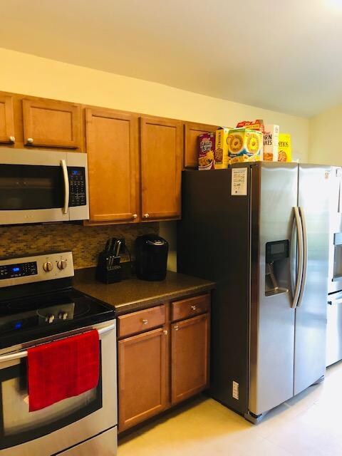 kitchen refreigerator