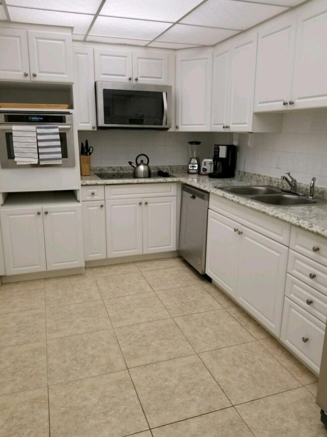 The Tides unit 7Q, Hollywood, FL 33019 - photo 4