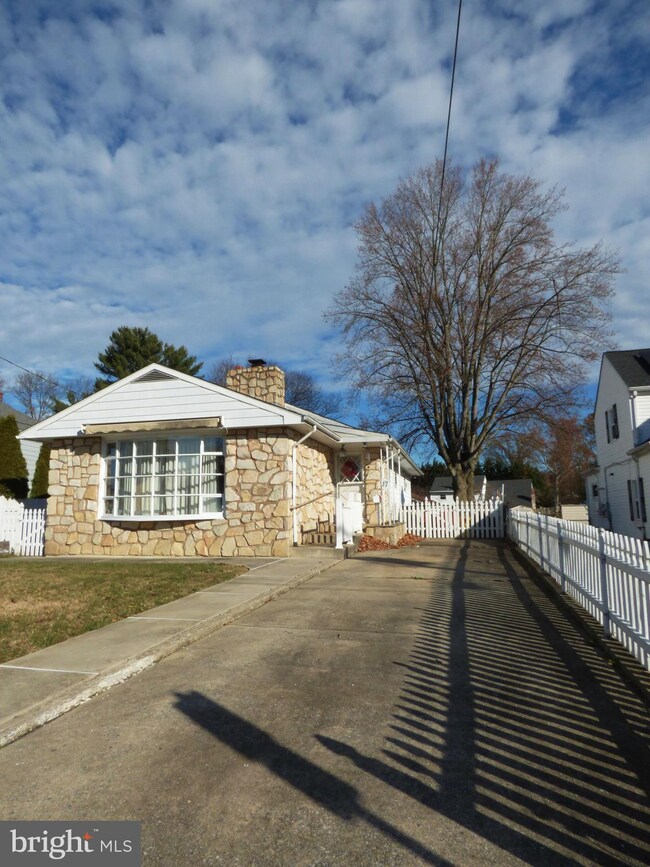 17 Maplewood Ave, Penns Grove, NJ 08069 - photo 7