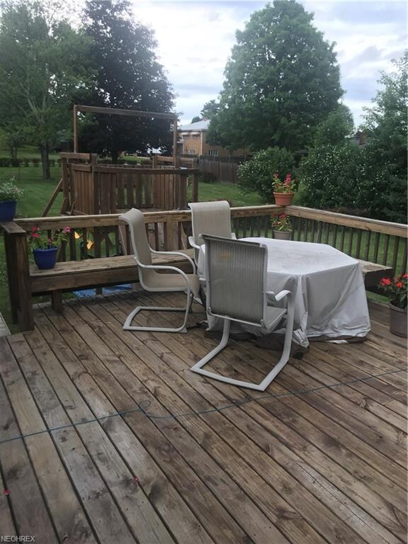 527 Geneva Ave, Struthers, OH 44471 - photo 6