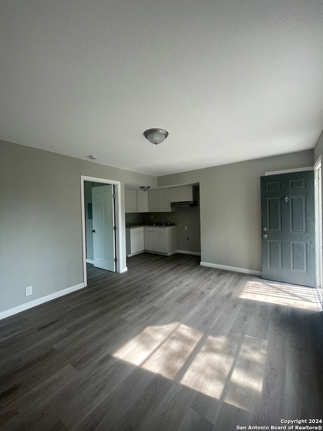 1723 W Mayfield Blvd unit 6, San Antonio, TX 78211 - photo 3