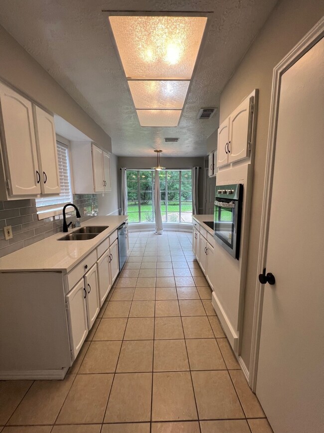 11902 Kirkway Dr, Houston, TX 77089 - photo 6