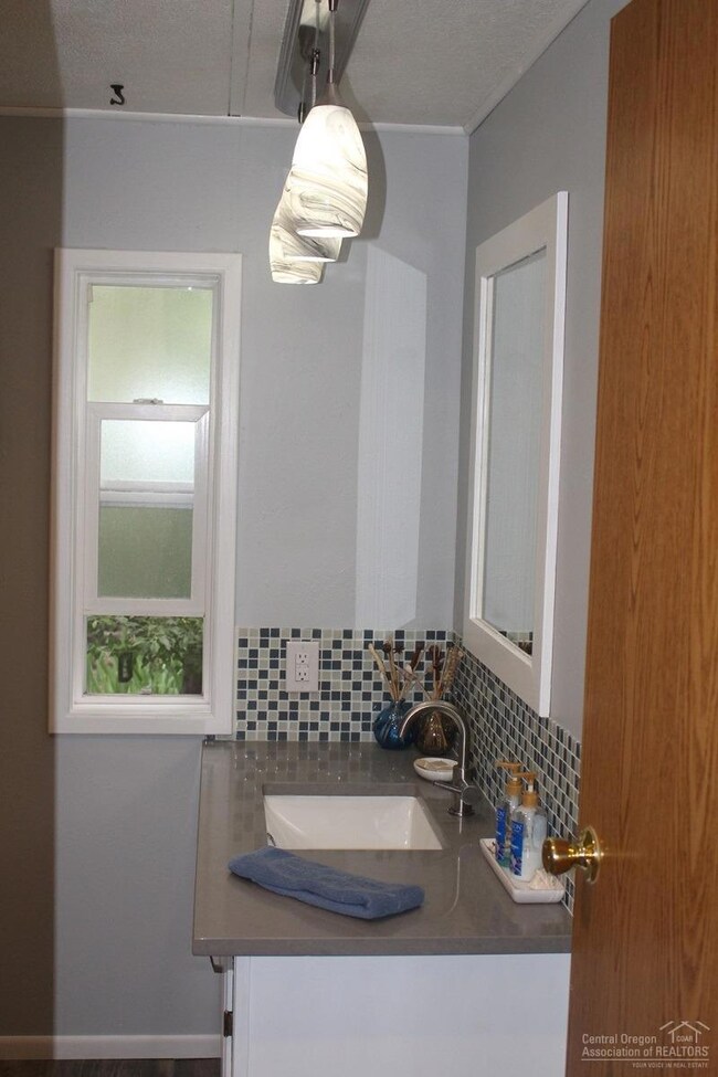 64100 N Highway 97 unit 4, Bend, OR 97701 - photo 6