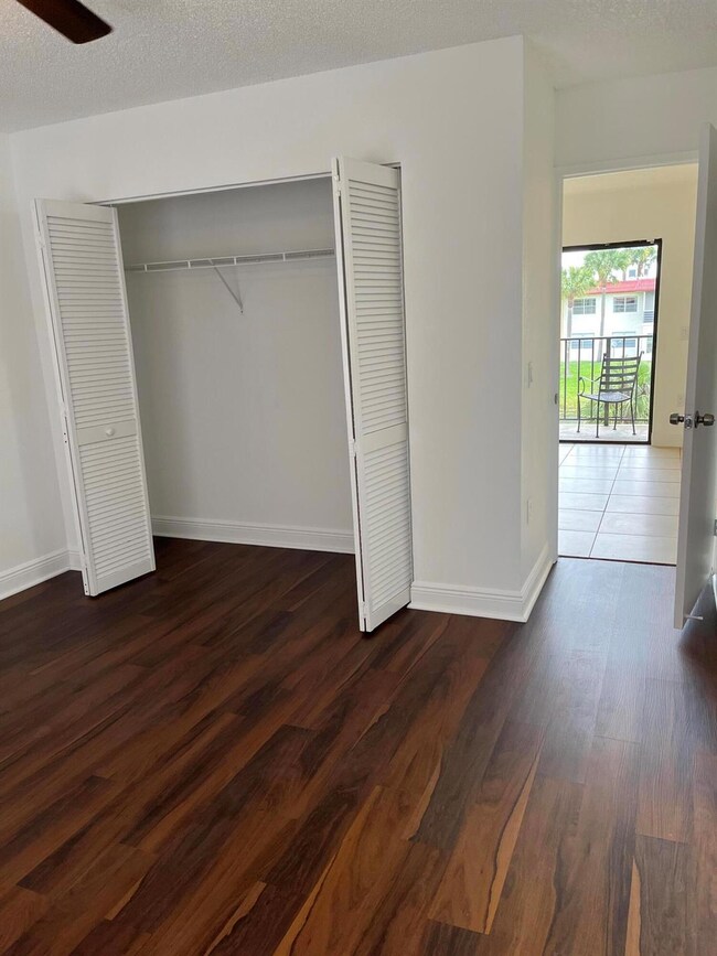 1522 Lake Crystal Dr unit E, West Palm Beach, FL 33411 - photo 7