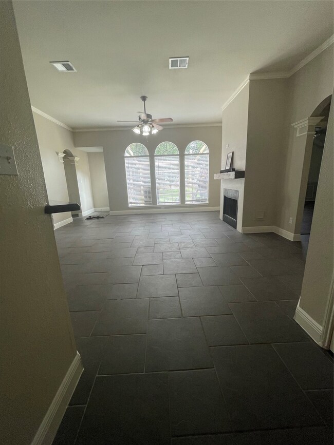 25722 Bearborough Dr, Spring, TX 77386 - photo 7