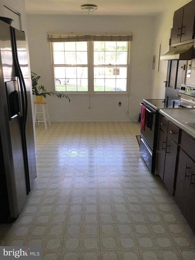 13461 Buchanan Dr, Fort Washington, MD 20744 - photo 6