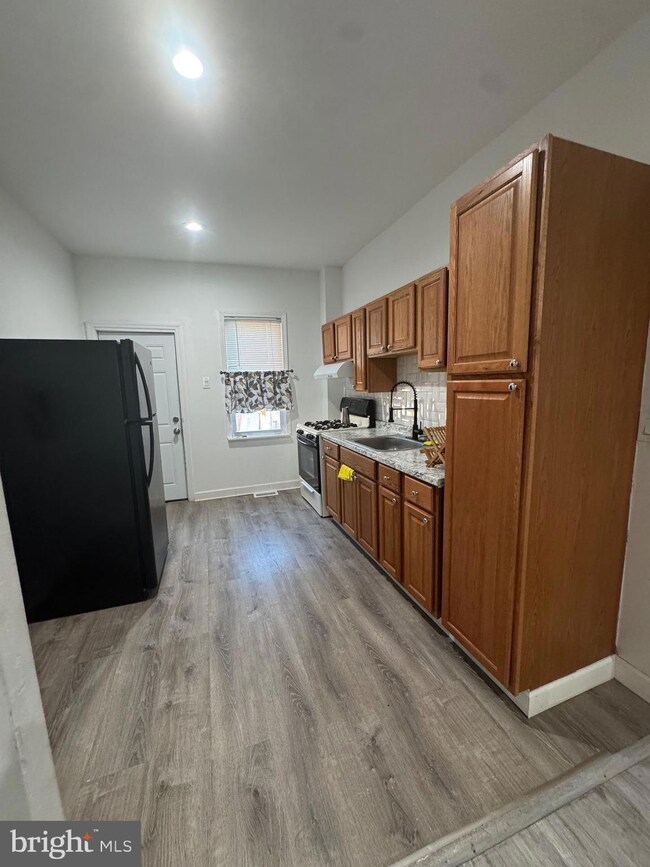 1298 Sheridan St, Camden, NJ 08104 - photo 5