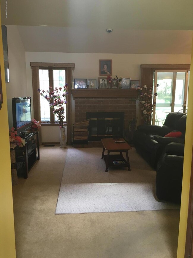 46 Dragon Fly Cir, Stroudsburg, PA 18360 - photo 3