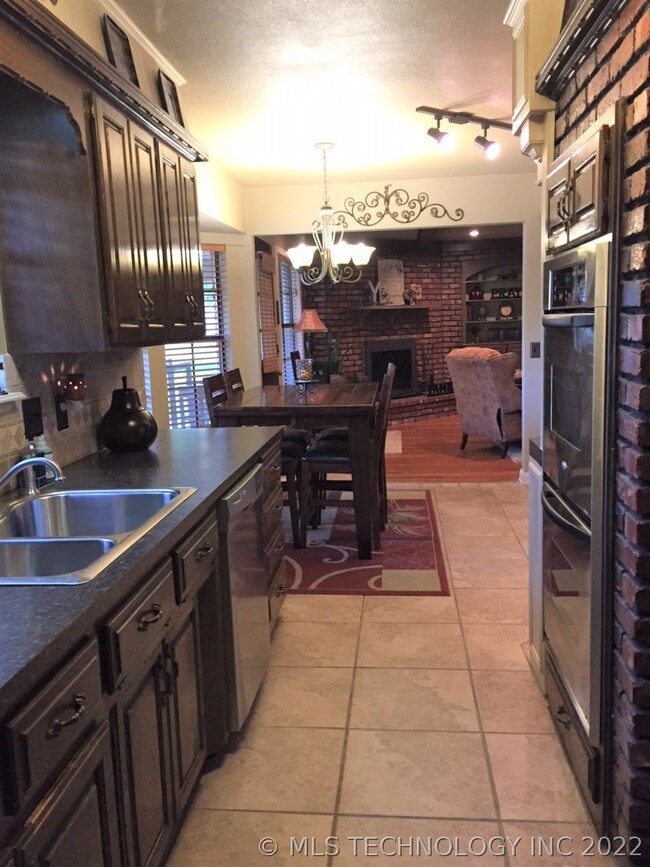 19508 E 42nd St S, Broken Arrow, OK 74014 - photo 6