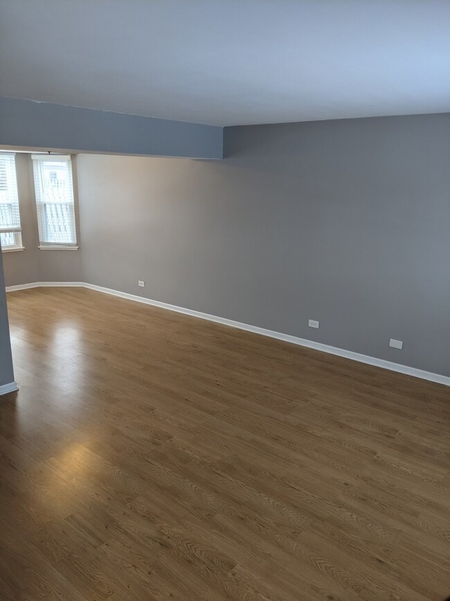 1031 Perry Dr, Algonquin, IL 60102 - photo 2