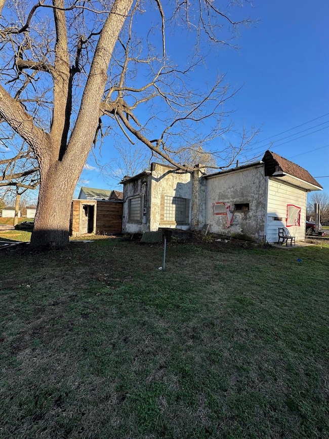 26828 W Main St, Edwardsburg, MI 49112 - photo 4